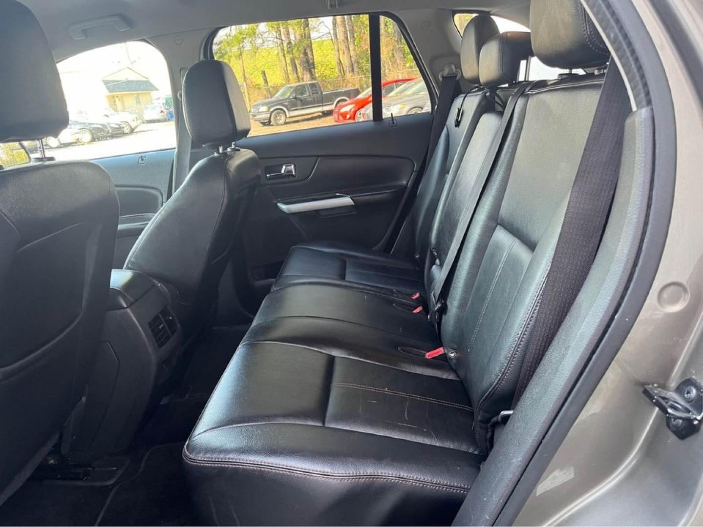 2014 Green /Black Ford Edge SEL (2FMDK3JCXEB) with an V6 engine, Automatic transmission, located at 5700 Curlew Drive, Norfolk, VA, 23502, (757) 455-6330, 36.841885, -76.209412 - Photo#13